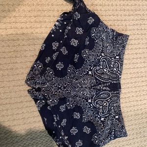 Bandana shorts with ties at side